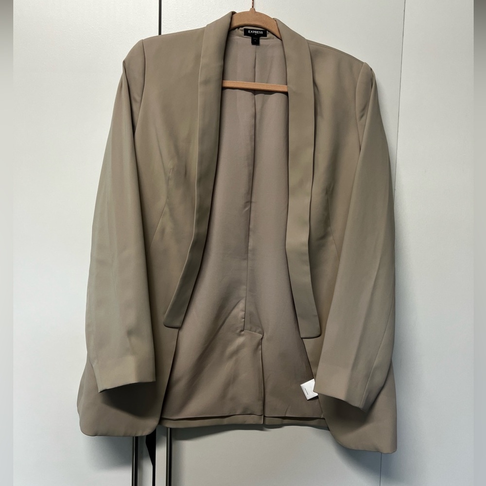 Express Women’s Jacket — Size Medium Beige